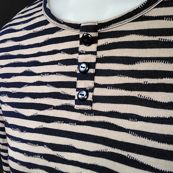Breckinridge petite abstract striped Henley - Picture 2 of 4